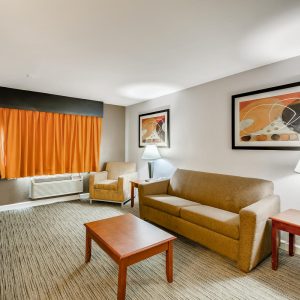 King Suite-Living Area